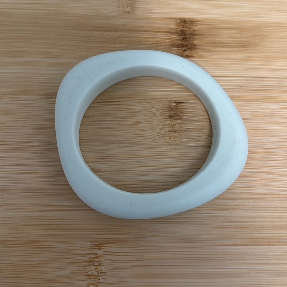 Jellystone Designs MOTAR WHITE BPA-free Bangle Jelly Bracelet NEW in package